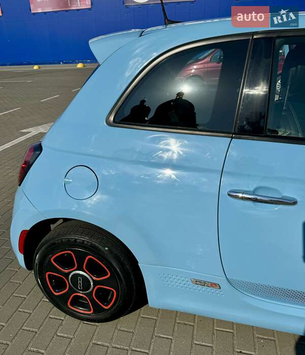 Хэтчбек Fiat 500e 2016 в Шептицькому
