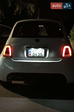 Хэтчбек Fiat 500e 2015 в 