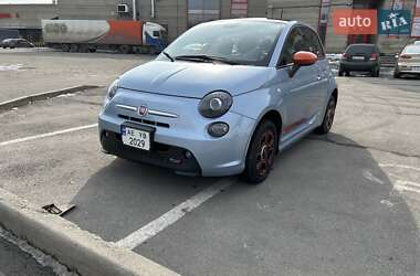Хэтчбек Fiat 500e 2014 в 