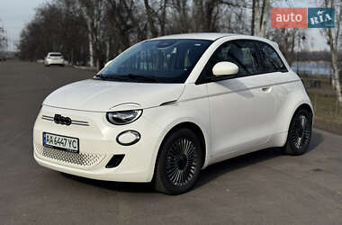 Хэтчбек Fiat 500e 2022 в 