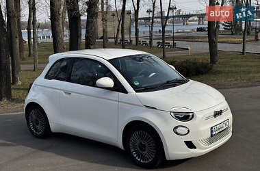 Хэтчбек Fiat 500e 2022 в 