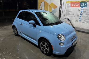 Хэтчбек Fiat 500e 2016 в 