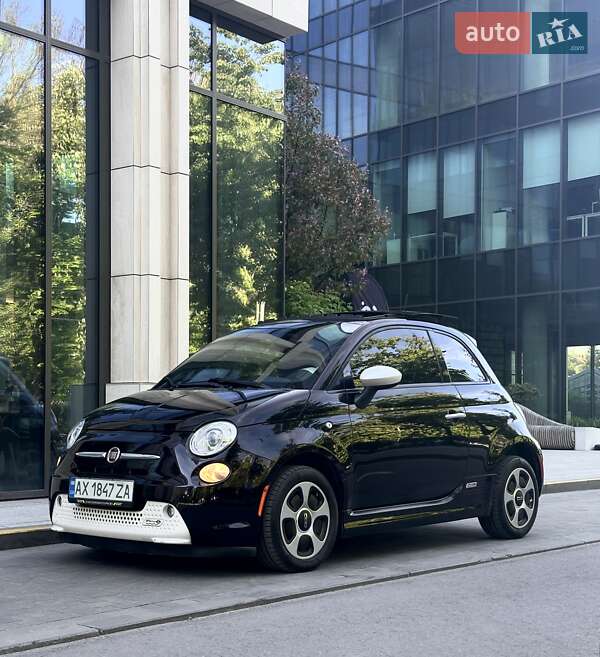 Хэтчбек Fiat 500e 2017 в 