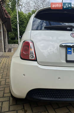 Хетчбек Fiat 500e 2015 в 