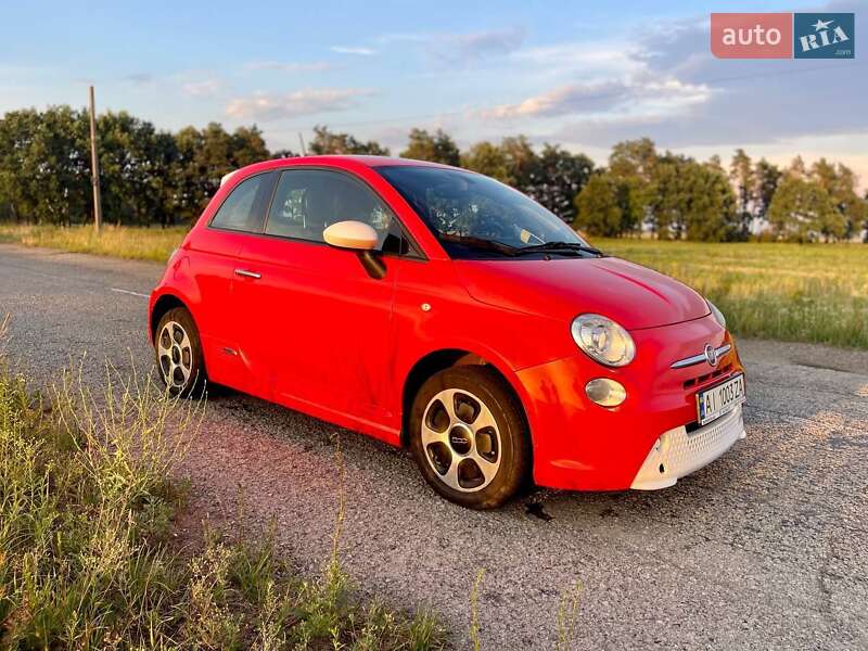 Хэтчбек Fiat 500e 2017 в 