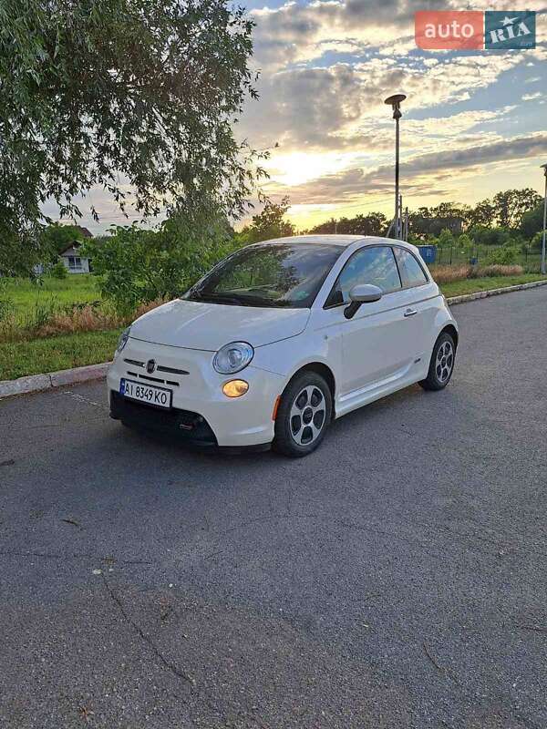 Хэтчбек Fiat 500e 2015 в 