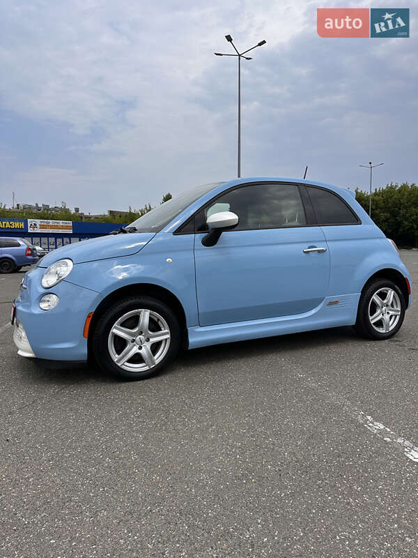 Хэтчбек Fiat 500e 2016 в Киеве