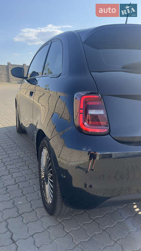Хэтчбек Fiat 500e 2021 в Черноморске