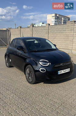 Хэтчбек Fiat 500e 2021 в 