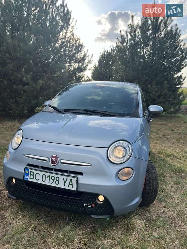 Хэтчбек Fiat 500e 2015 в Новояворовске