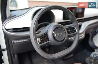 Хэтчбек Fiat 500e 2022 в 