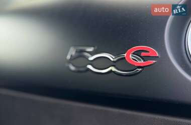 Хэтчбек Fiat 500e 2016 в 