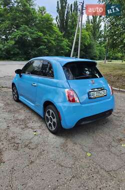 Хэтчбек Fiat 500e 2015 в 