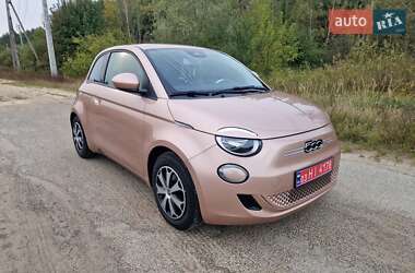 Хэтчбек Fiat 500e 2021 в 