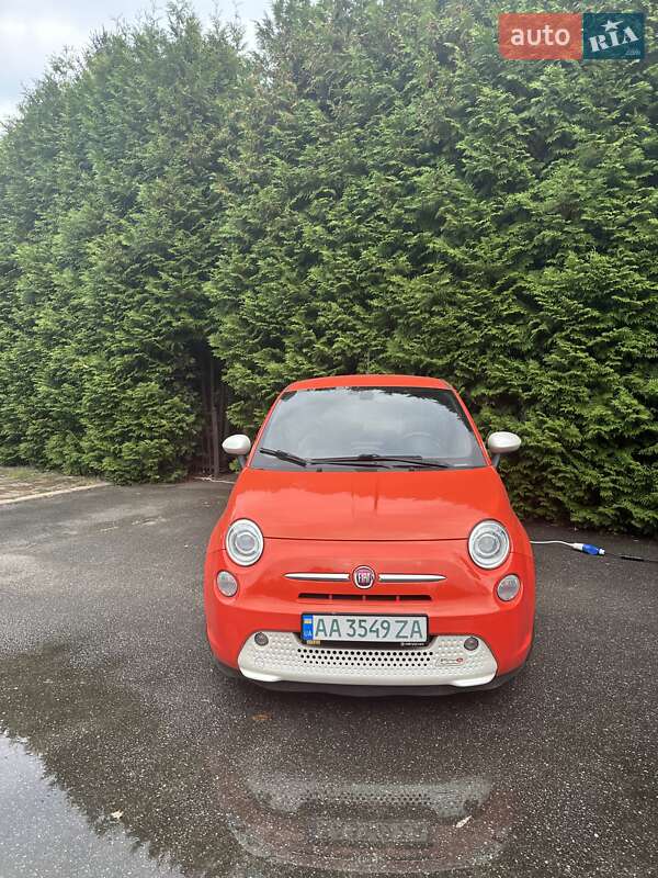 Хэтчбек Fiat 500e 2016 в 