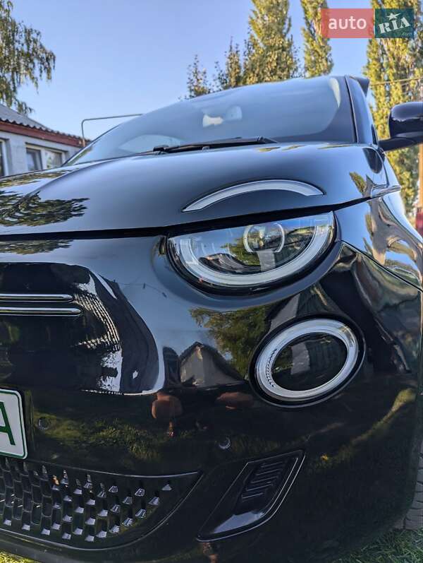 Хэтчбек Fiat 500e 2021 в 