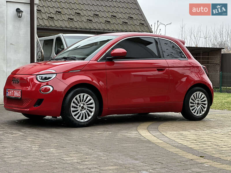 Хэтчбек Fiat 500e 2022 в Дубно