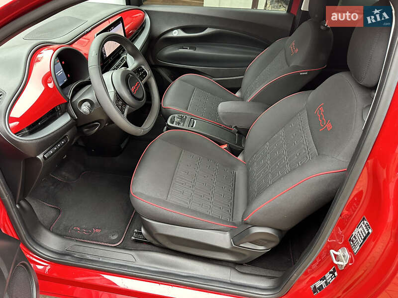 Хэтчбек Fiat 500e 2022 в Дубно