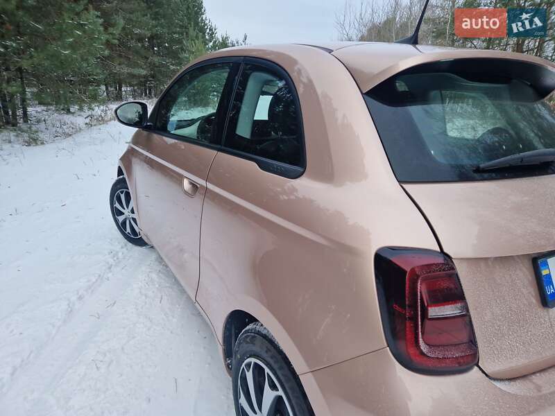 Хэтчбек Fiat 500e 2021 в Бородянке