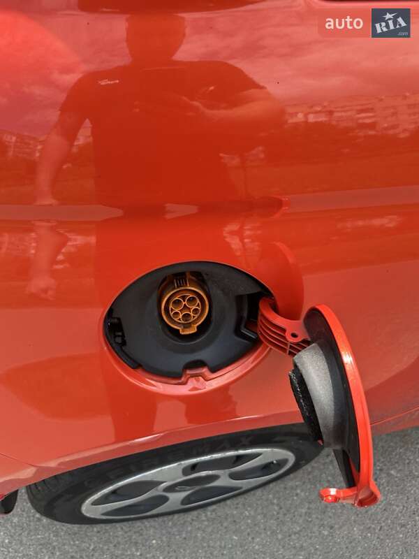 Хэтчбек Fiat 500e 2015 в Виннице