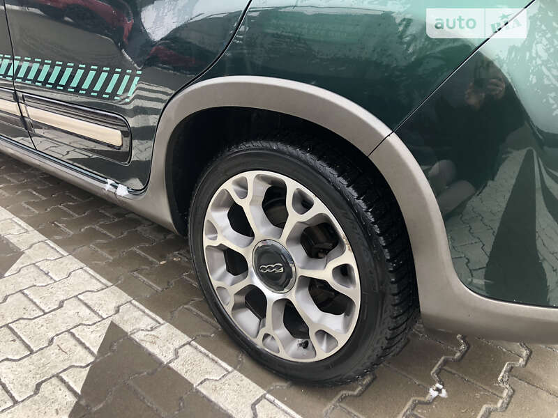 Хэтчбек Fiat 500L 2013 в Вишневом