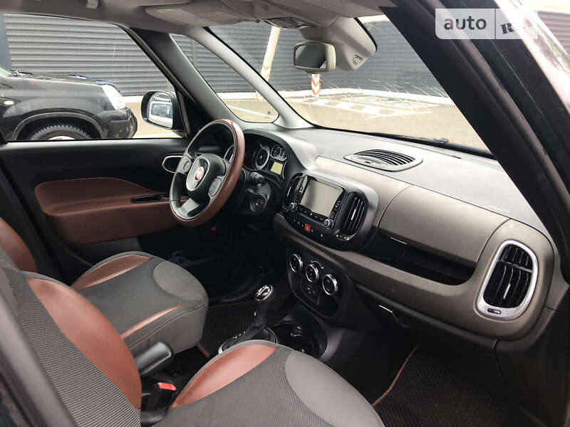 Хэтчбек Fiat 500L 2013 в Вишневом