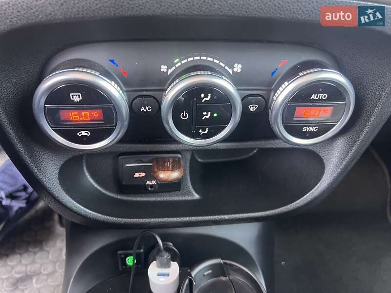 Хэтчбек Fiat 500L 2013 в Киеве