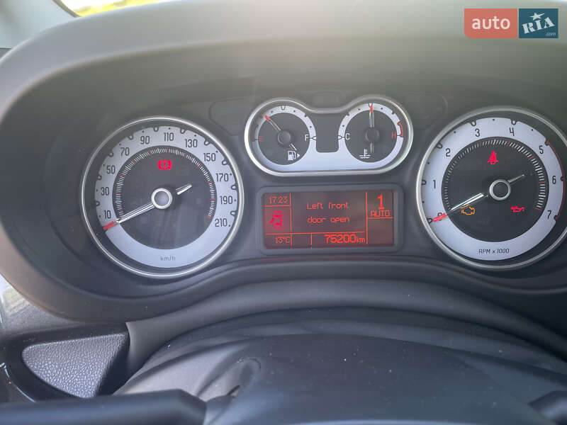 Хэтчбек Fiat 500L 2013 в Киеве