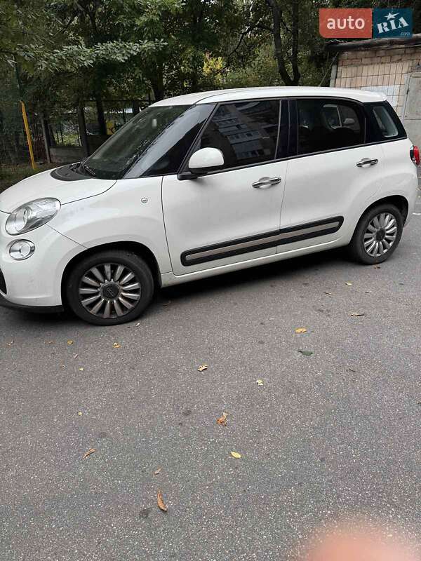 Хэтчбек Fiat 500L 2015 в 
