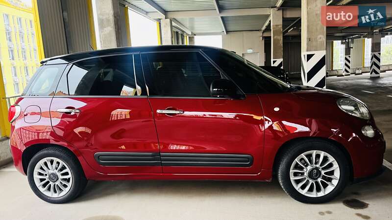 Хетчбек Fiat 500L 2013 в  фото Хетчбек Fiat 500L 2013 в