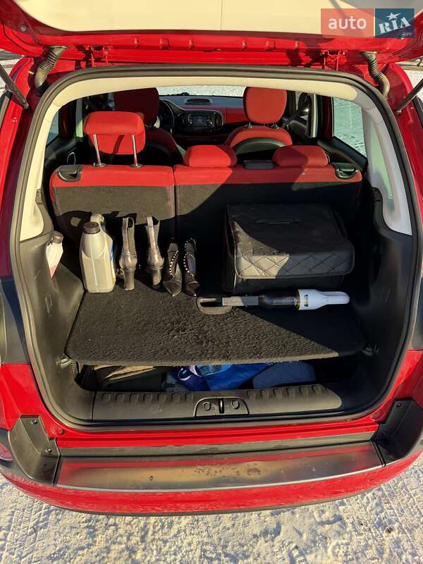 Хэтчбек Fiat 500L 2012 в Черновцах