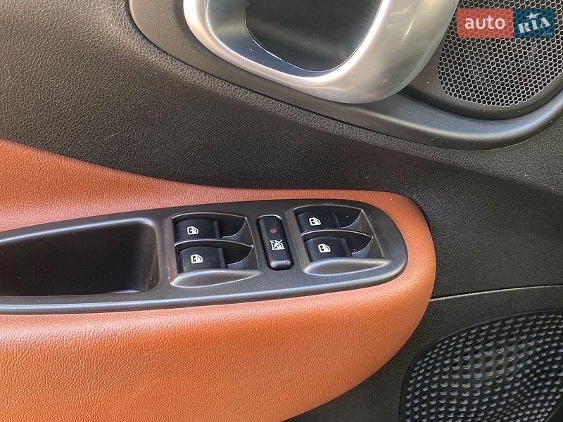 Хэтчбек Fiat 500L 2016 в Киеве