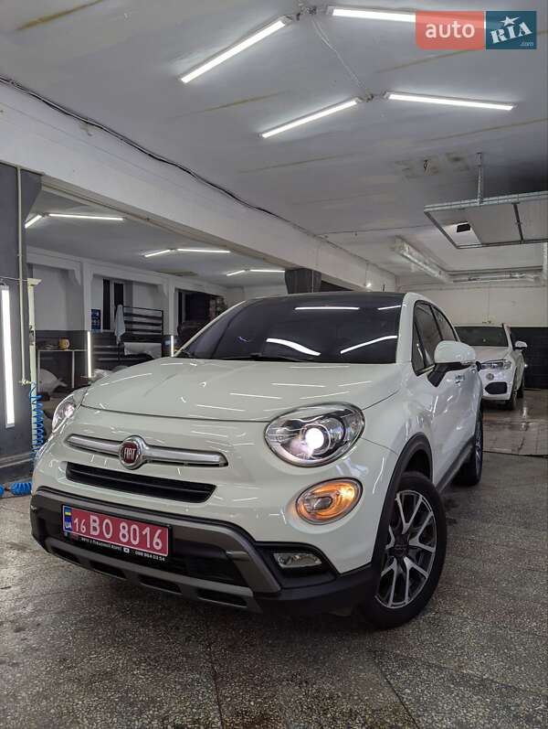Позашляховик / Кросовер Fiat 500X 2016 в 