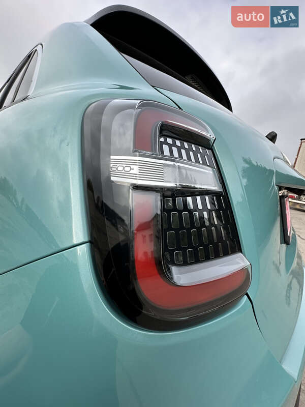 Внедорожник / Кроссовер Fiat 600e 2024 в Ровно