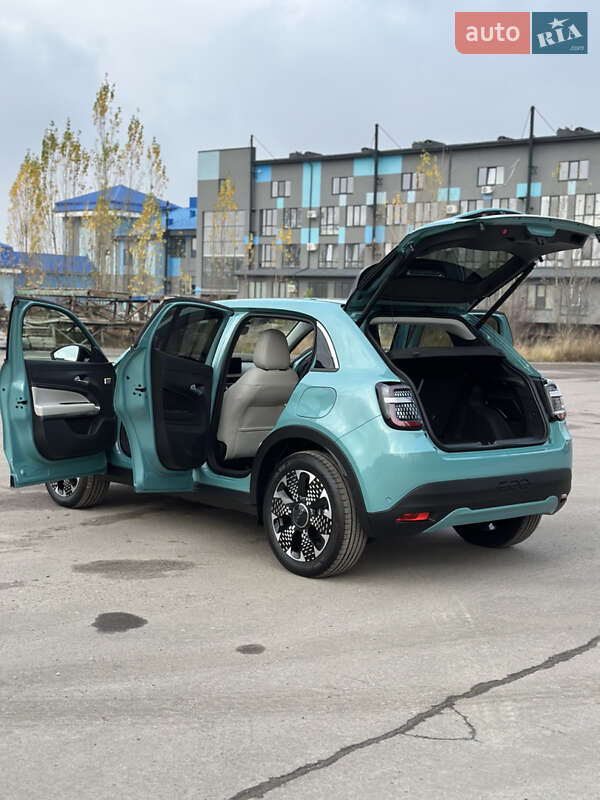 Внедорожник / Кроссовер Fiat 600e 2024 в Ровно