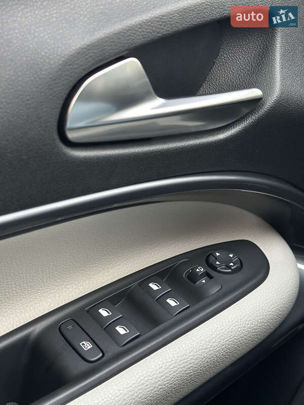 Внедорожник / Кроссовер Fiat 600e 2024 в Ровно