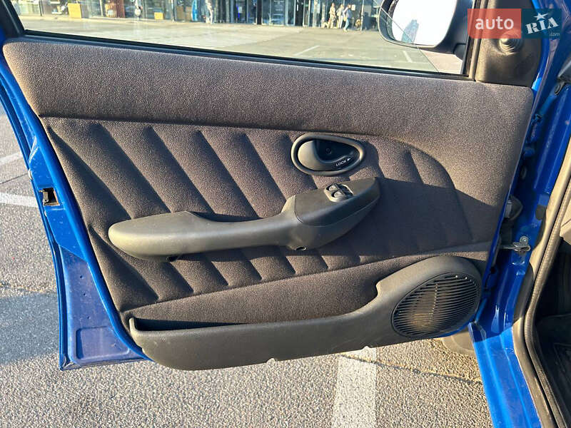 Седан Fiat Albea 2011 в Славянске