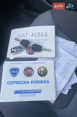 Седан Fiat Albea 2010 в 