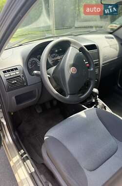Седан Fiat Albea 2010 в 