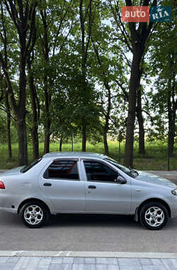 Седан Fiat Albea 2010 в 