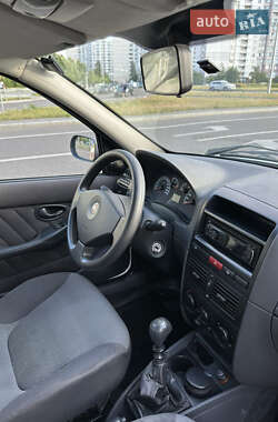 Седан Fiat Albea 2011 в 