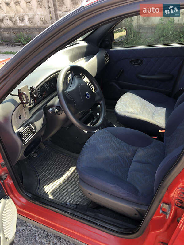 Седан Fiat Albea 2004 в Хмельницком