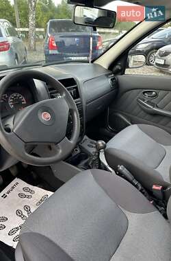 Седан Fiat Albea 2010 в 