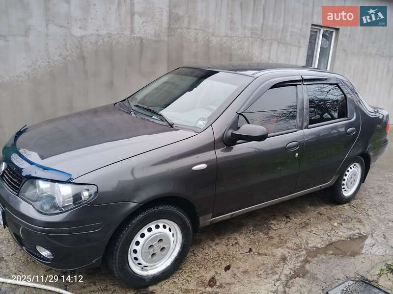 Седан Fiat Albea 2011 в Новомиколаївці