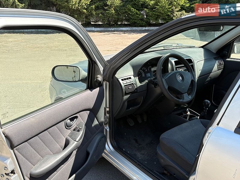 Седан Fiat Albea 2010 в Киеве