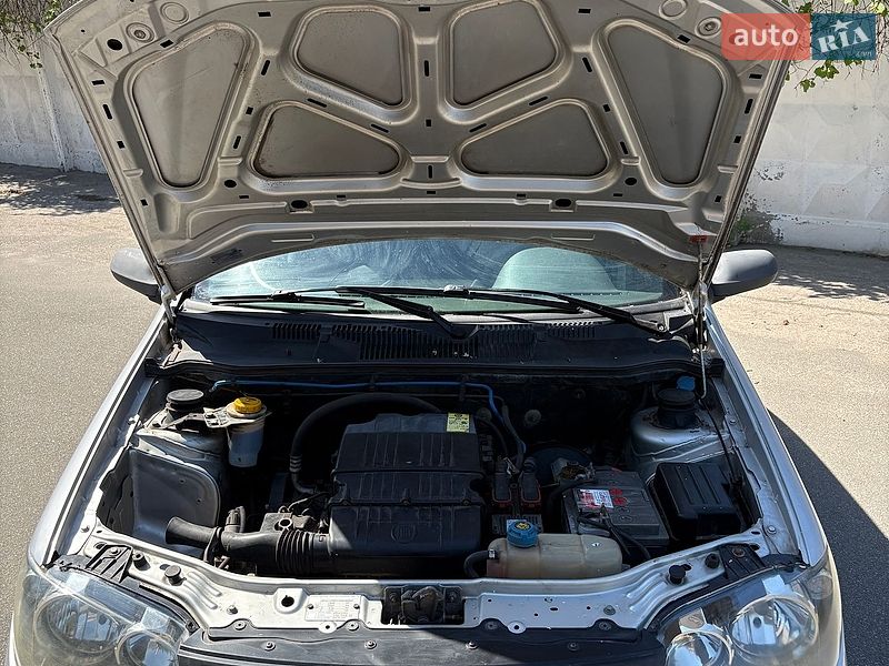 Седан Fiat Albea 2010 в Киеве