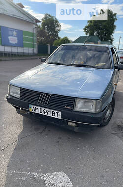 Седан Fiat Croma 1986 в Олевске