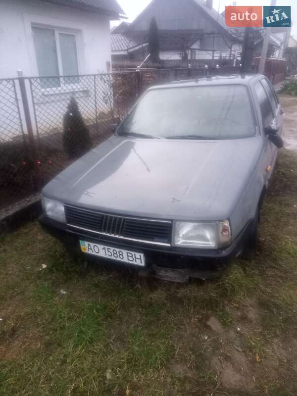 Ліфтбек Fiat Croma 1987 в Ужгороді