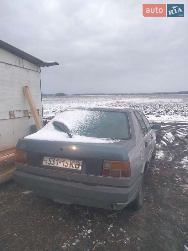 Лифтбек Fiat Croma 1989 в Пулинах