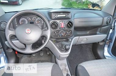 Грузопассажирский фургон Fiat Doblo 2008 в 